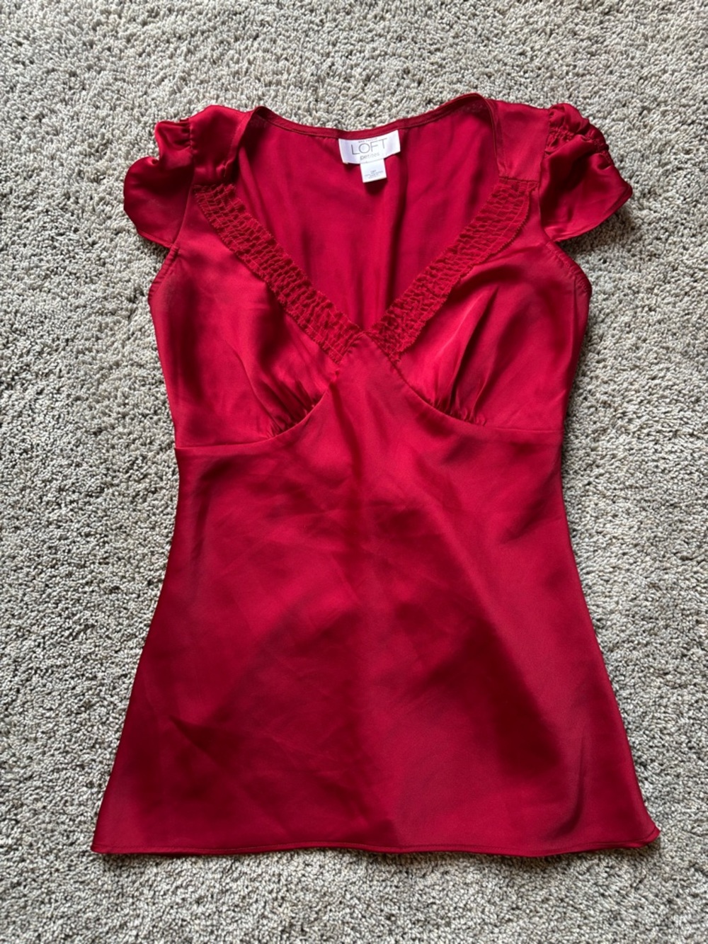 LOFT Ruby Red V-Neck Cap Sleeve Blouse Top Size 0P